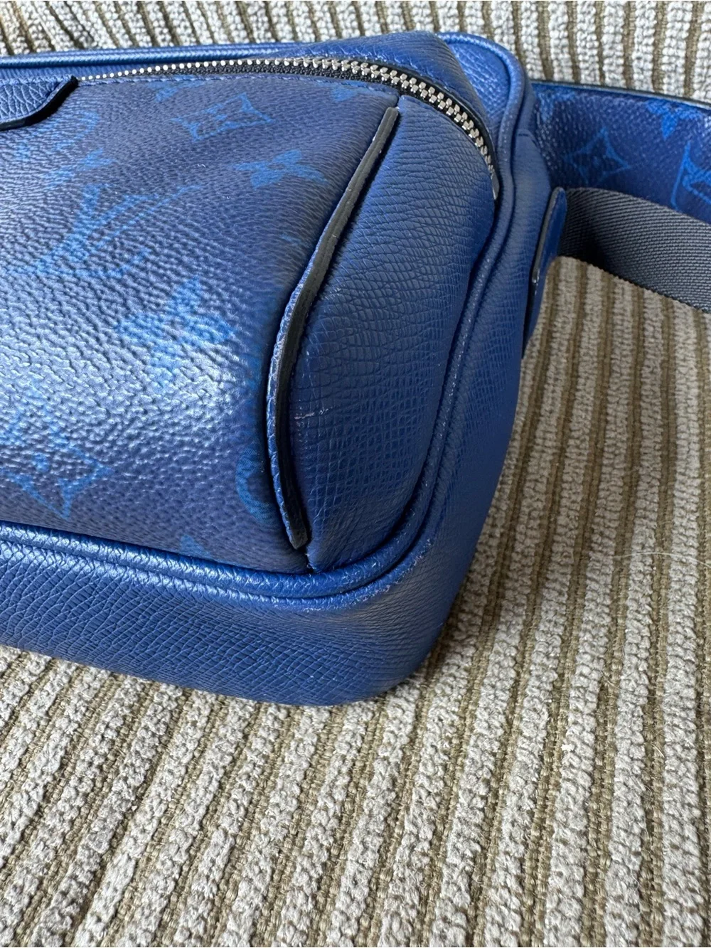 Louis Vuitton Outdoor Messenger PM Taigarama w/COA and Dust Bag - Unisex